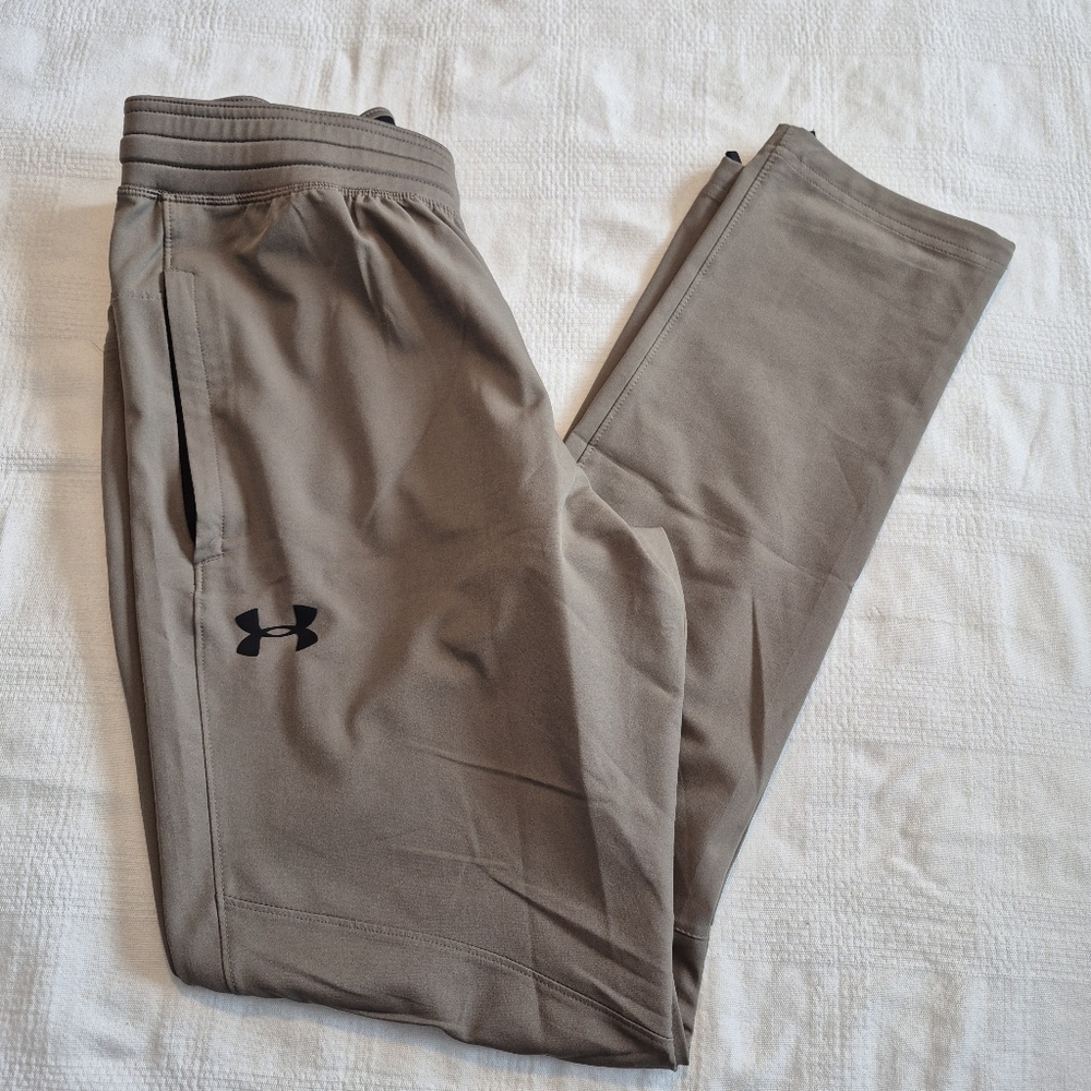 Under Armour lt weight pants men's Large color chart = lt brown, look taupe EUC